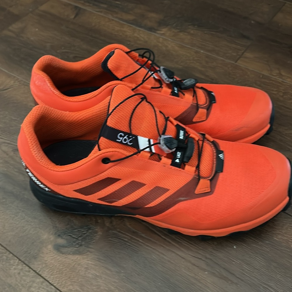 Mens adidas red sneakers - Picture 4 of 6
